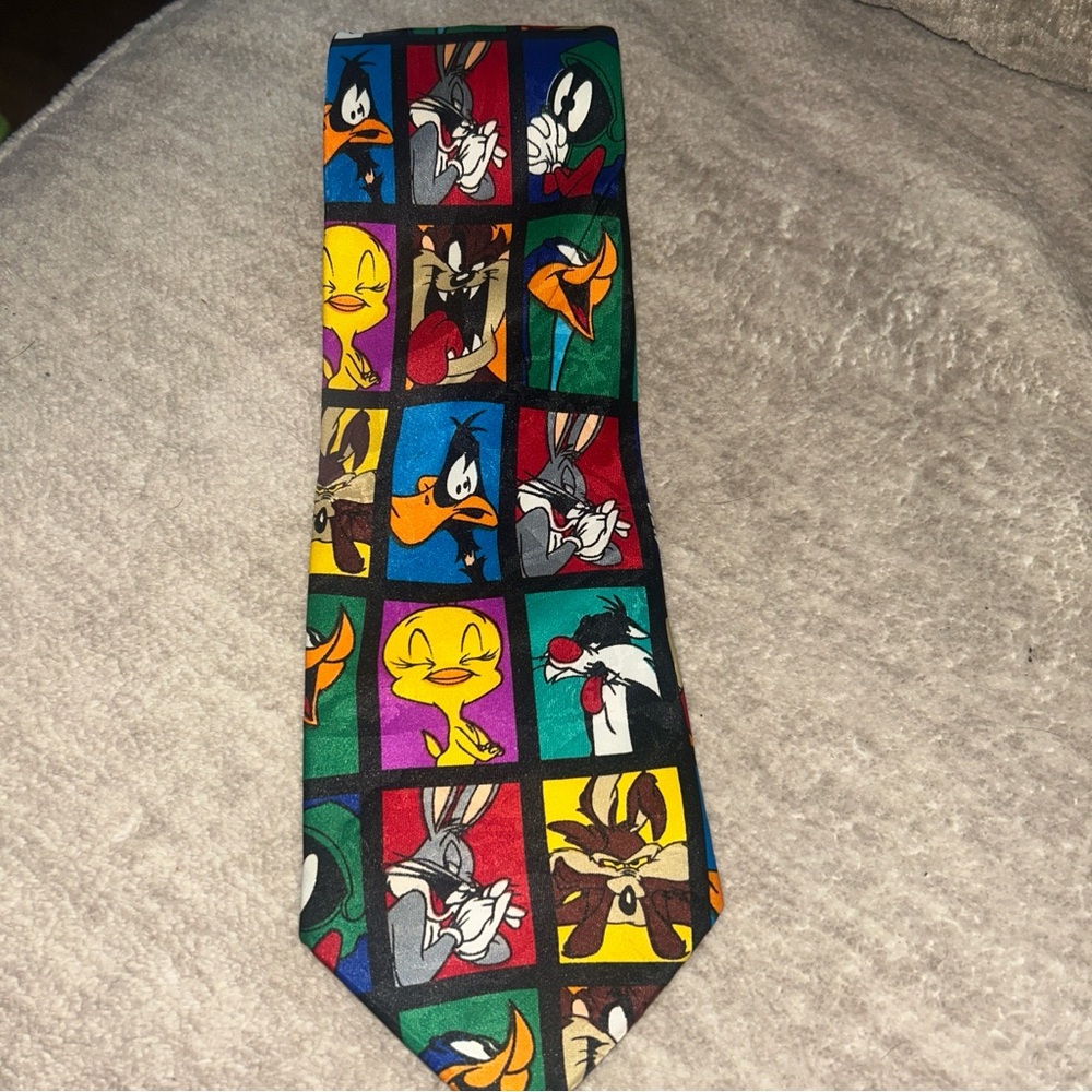 Vtg 1997 Warner Bros. Looney Tunes Multicolor Tie
